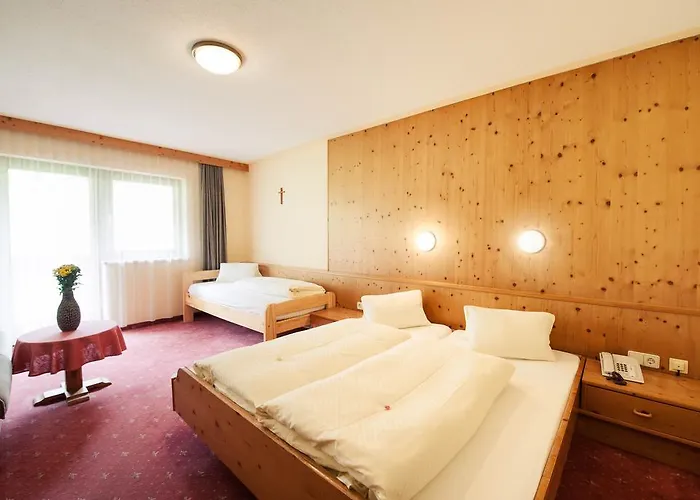 Steuxner ノイシュティフト・イム・シュトゥーバイタール