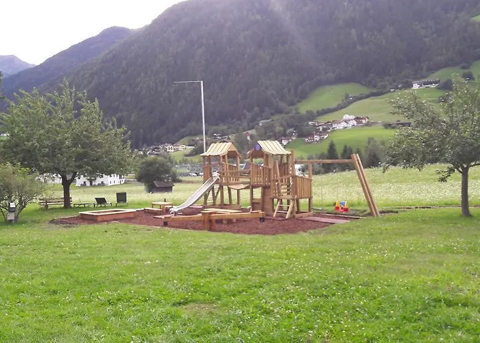 Steuxner ノイシュティフト・イム・シュトゥーバイタール